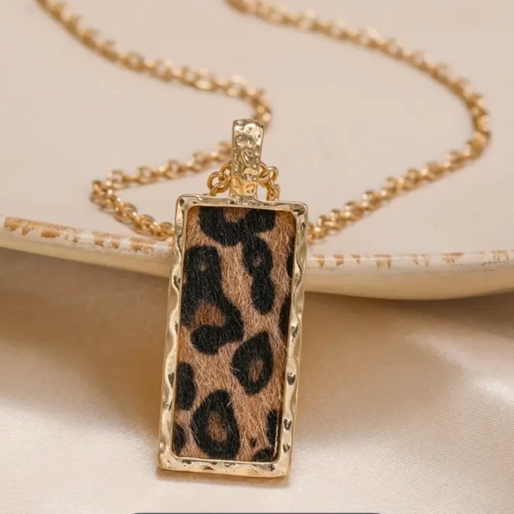 Leopard Print Gold Pendant Necklace